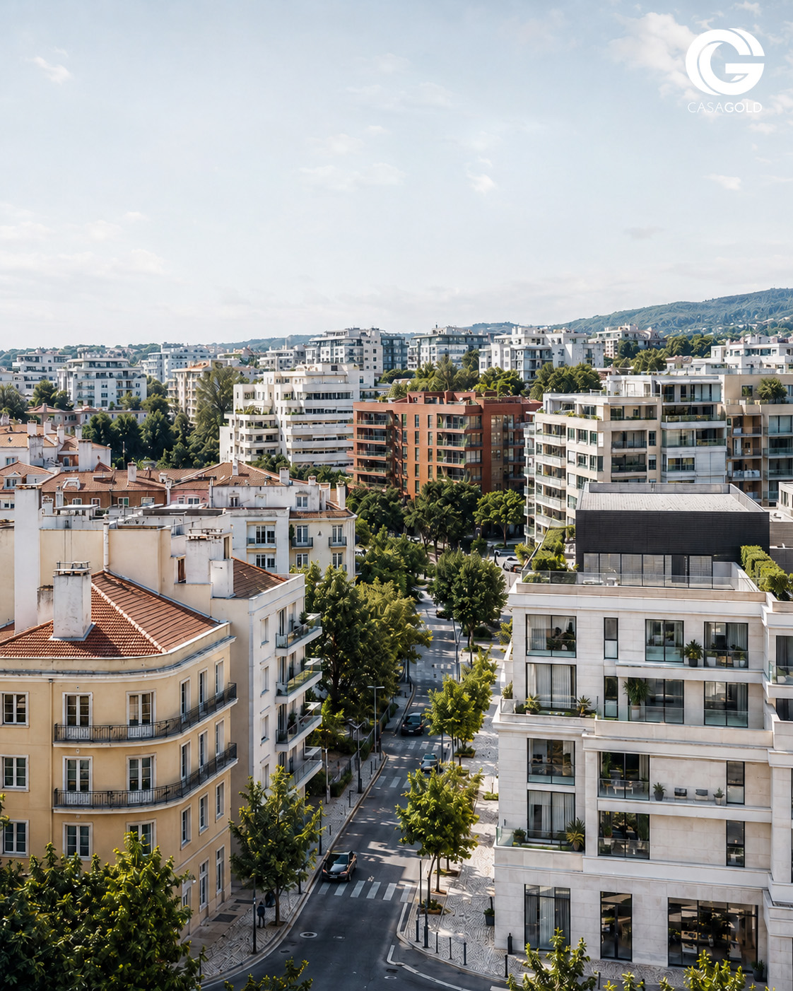 Casas em construção em Portugal, ilustrando o debate entre soluções rápidas e realismo na crise habitacional